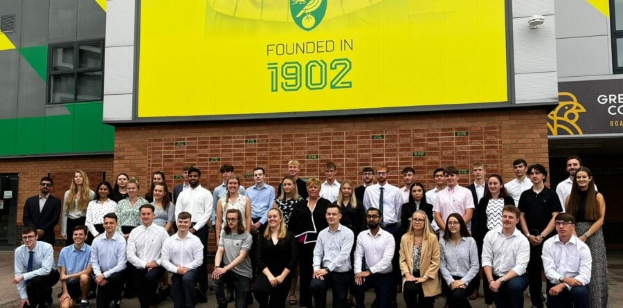 Record number join leading accountancy firm as apprentices